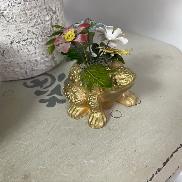 Vintage Gold Metal Frog with Metal Flowers Decor Figurine - Picture 2 of 5